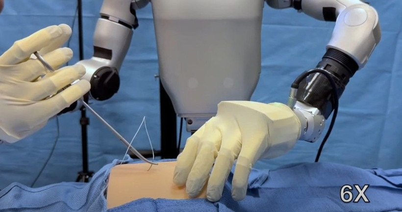 İşte insansı robot doktorlar: Teşhis koyuyor, tedavi ediyor - Resim: 2