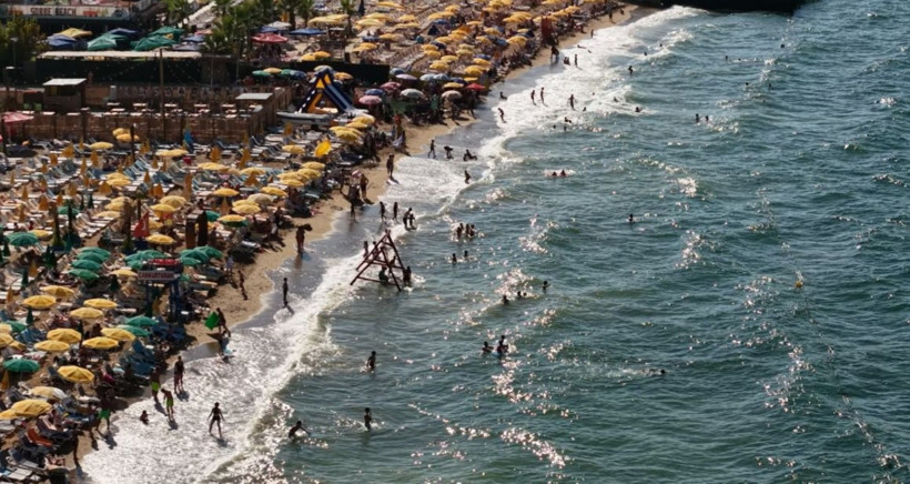 Nüfusu yazın 12 kat artıyor - Resim : 2