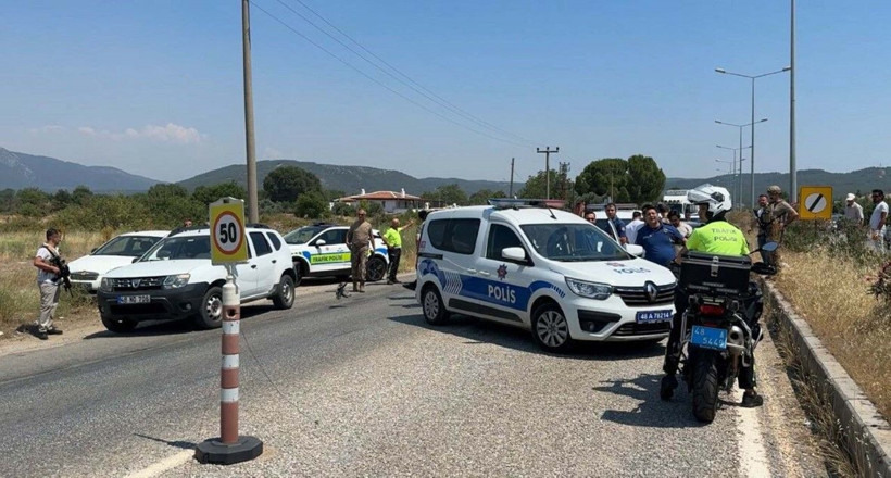‘Dur’ ihtarından kaçarken 4 polis aracına çarptı, ateş edilerek durduruldu - Resim: 2