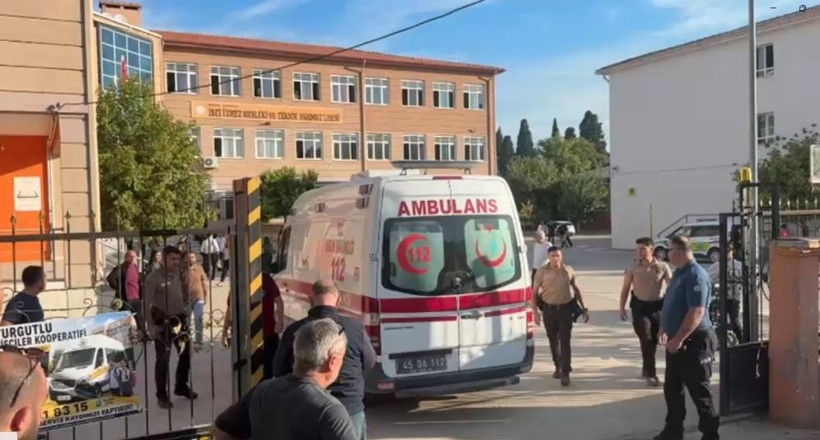 Manisa'da liseye silahlı saldırı. Yaralı öğrenciler var - Resim : 1