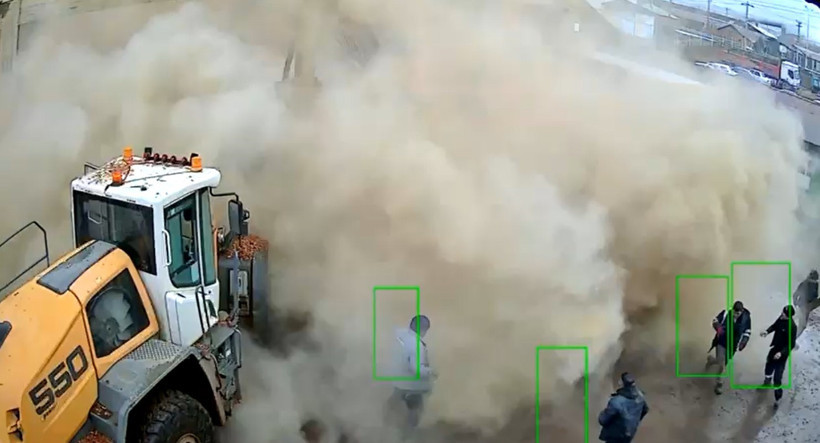 Çatı çöktü: İşçiler son anda kurtuldu - Resim : 1