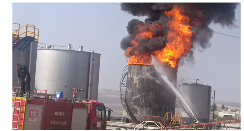 TPAO petrol sahasından alevler y&uuml;kseldi. İş&ccedil;iler hastaneye kaldırıldı - Resim : 2
