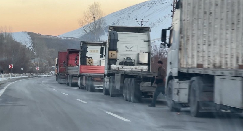 Türkiye-İran sınırında 10 kilometrelik TIR kuyruğu - Resim: 2