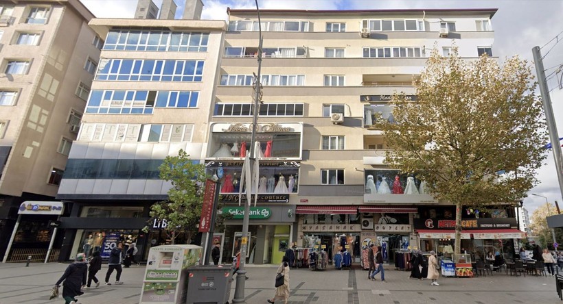 Gelinlik mankenlerinin istila ettiği cadde! - Resim: 8