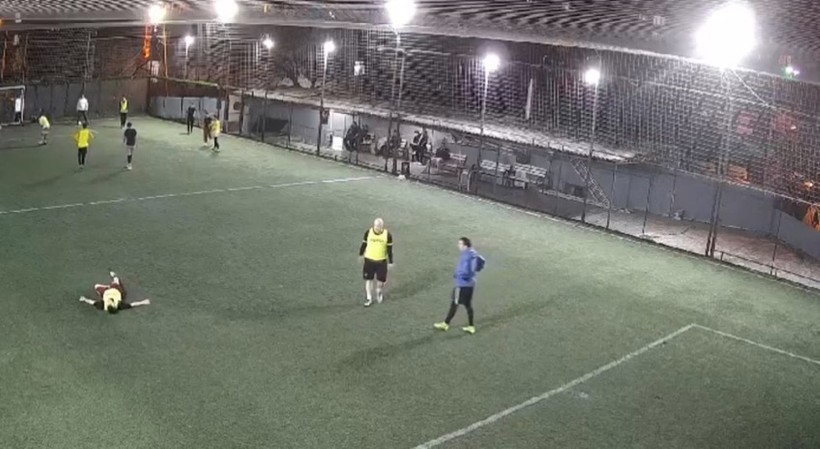 Ölüm halı sahada geldi: Genç yaşta vefat ettiler - Resim : 1