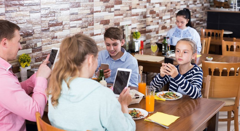Boşanmanın yeni sebebi: Uzmanlardan 'sosyotelizm' alarmı - Resim: 1