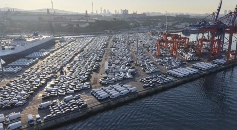 Binlerce sıfır otomobil Haydarpaşa'da - Resim: 2