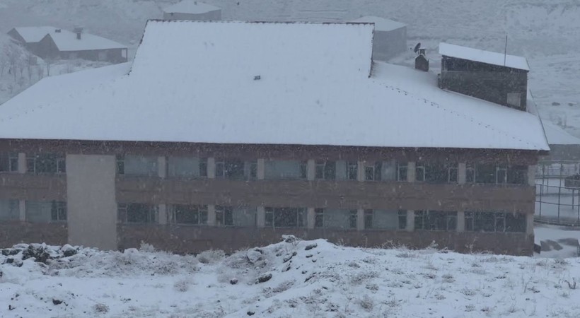 Nisan ayında kış manzaraları: Lapa lapa kar yağdı - Resim: 7