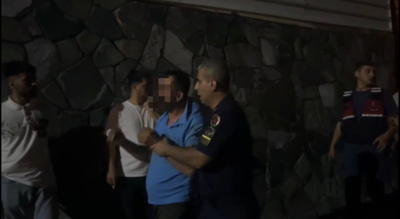 Yangın bölgesi karıştı: Tekme-tokat dövüldü, linçten jandarma kurtardı - Resim : 2