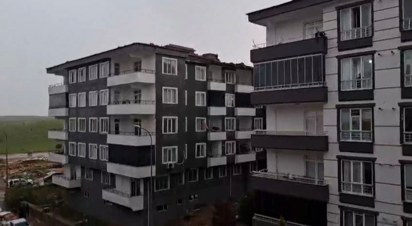 'Süper hücre' fırtınası şehri talan etti! Çatılar uçtu, ağaçlar devrildi, araçlar hasar gördü - Resim: 4