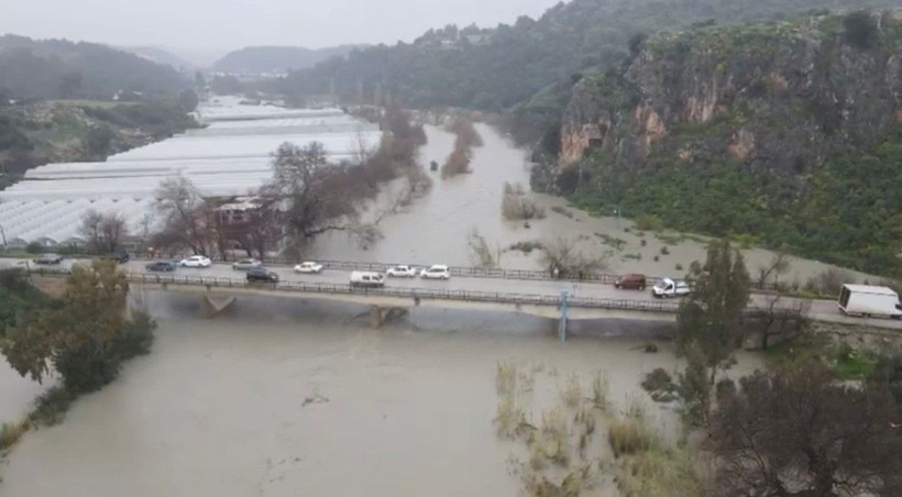 Önce kuraklık vurdu, şimdi de sağanak - Resim: 37