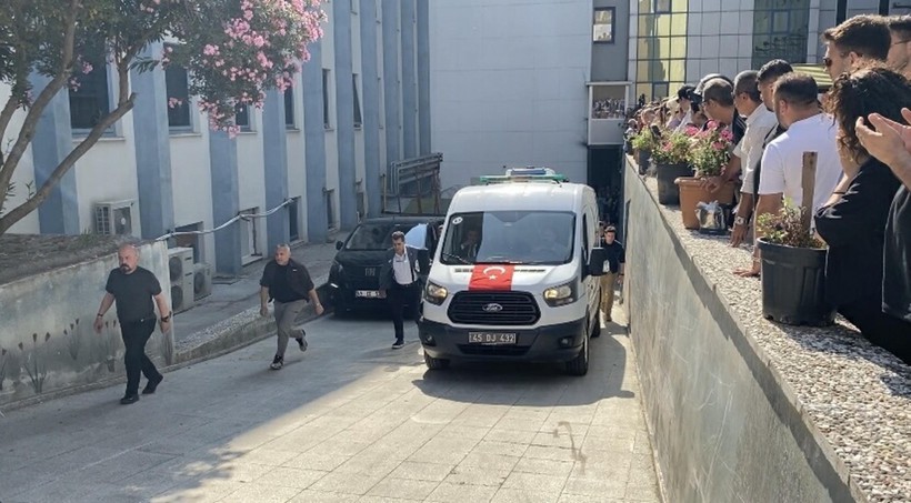 Ferdi Zeyrek'e veda: Gözyaşları sel oldu - Resim : 1