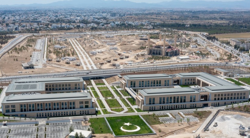 5,5 milyarlık yavru saray dualarla açıldı - Resim : 3