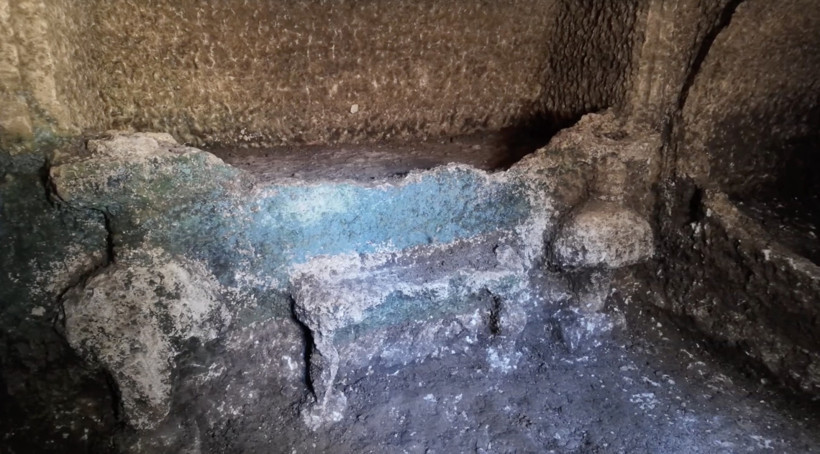 Tarihin kapısı aralandı: Bin 800 yıllık mezarın içinden çıkanlar şaşırttı - Resim : 1