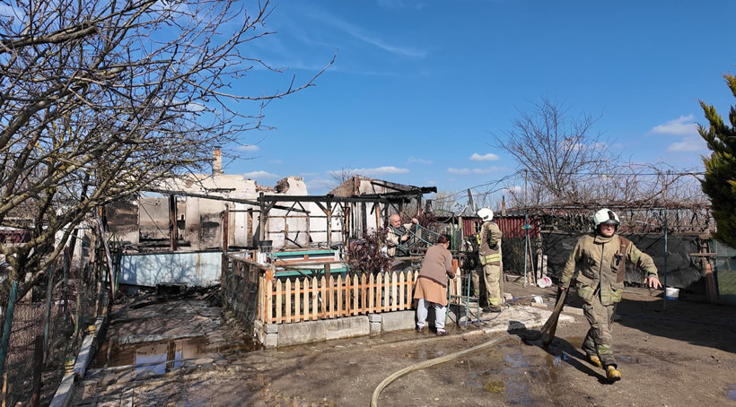 Bir gecede her şeylerini kaybettiler: Geriye sadece üzerlerindekiler kaldı - Resim : 2