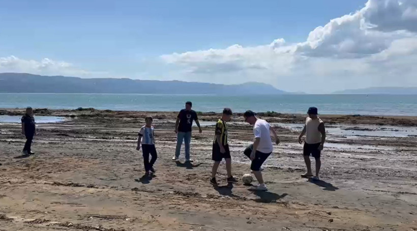 Bir zamanlar gemilerin yanaştığı yer futbol alanı oldu - Resim : 2