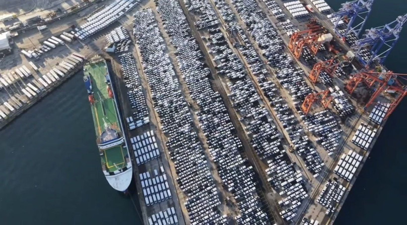 Binlerce sıfır otomobil Haydarpaşa'da - Resim: 1