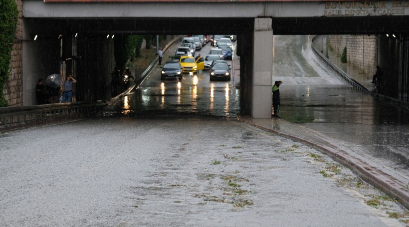 Konya'da cadde, sokak ve alt geçitler suyla doldu - Resim: 8