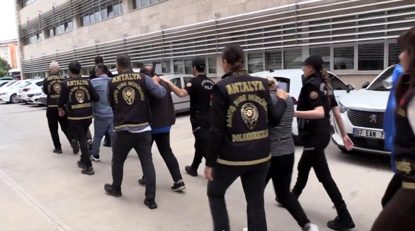 Sahte altın vurgunu: Yüzlerce kişiyi dolandırmışlar - Resim : 1