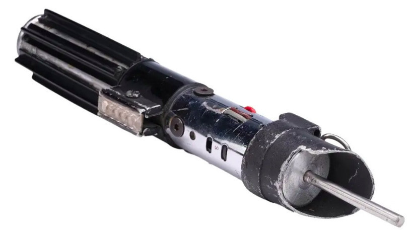 Darth Vader'ın ışın kılıcı satışa çıkıyor: Dudak uçuklatan rakam - Resim : 1