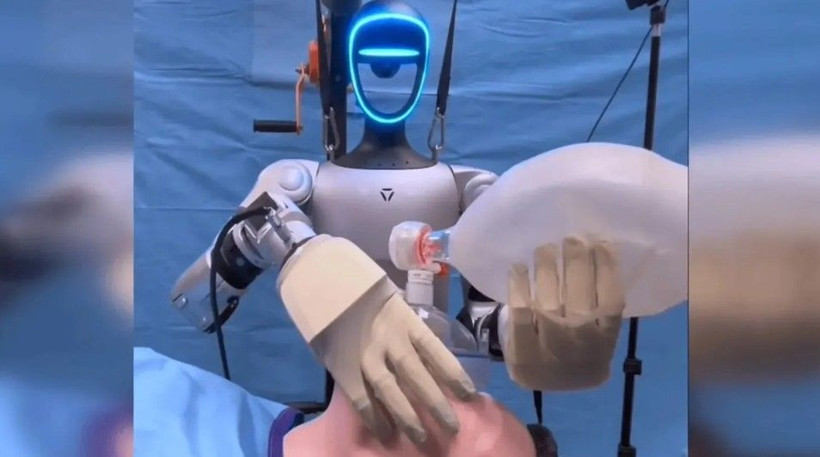 İşte insansı robot doktorlar: Teşhis koyuyor, tedavi ediyor - Resim: 9