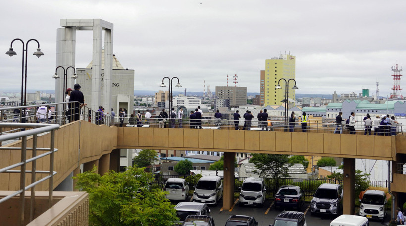 8,8'lik deprem sonrası çok sayıda ülkede tsunami alarmı - Resim : 1