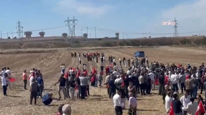 Silivri'de 'Adanalı' gerilimi: Jandarma önlerini kesti - Resim : 1