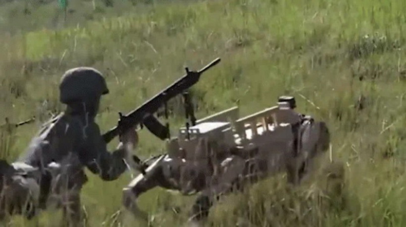 Robot kurtlarla işgal provası - Resim : 1