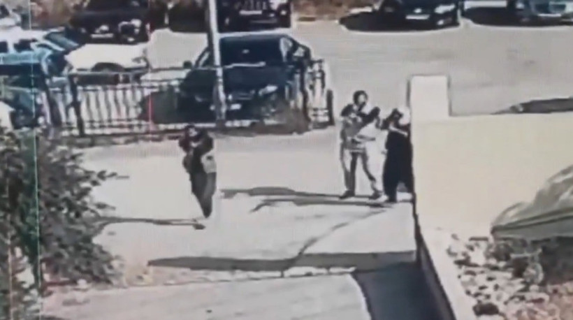 Cenaze töreni kana bulandı! Kiliseye saldırının görüntüleri ortaya çıktı - Resim : 2