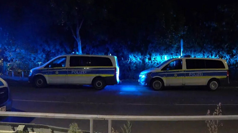 Schalke ve Dortmund taraftarları Almanya'yı karıştırdı: Gözaltılar var, tren seferi gecikti - Resim : 2