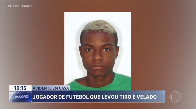 Kardeşi silah temizlerken 18 yaşındaki futbolcuyu öldürdü - Resim : 1