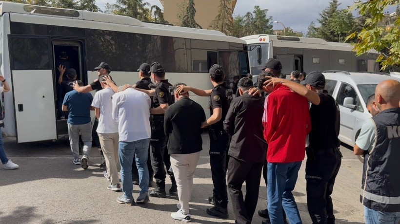 12 ilde eş zamanlı baskın! Silah atölyeleri bir bir ortaya çıkarıldı - Resim : 1