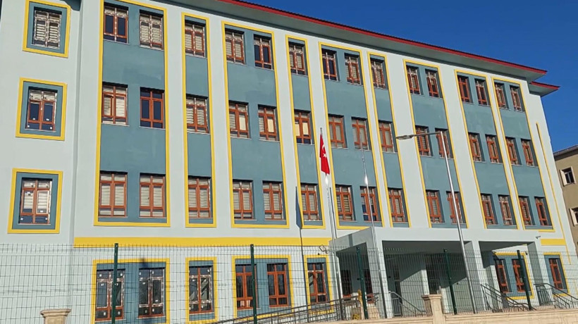 Okulda kükürt alarmı: Eğitime ara verildi - Resim : 1