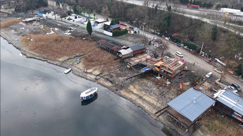 Sapanca Gölü kıyısındaki kaçak yapılar yıkılıyor: Ekipler 20 Ocak’ta sahaya inecek - Resim : 1