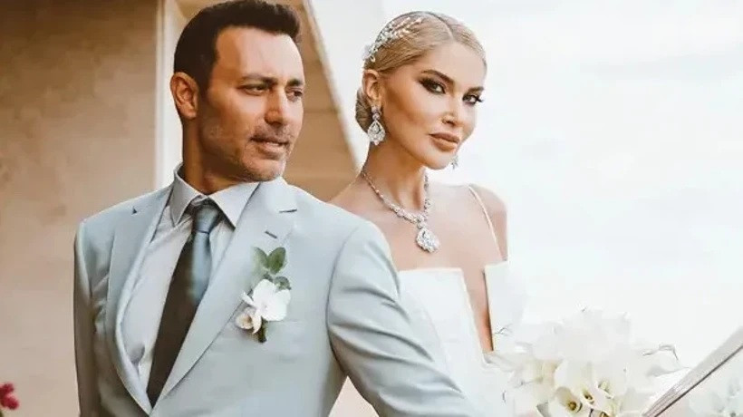 Mustafa Sandal’ı sahnede kimse tanıyamadı. Fon olayında eşi yurt dışına çıkmıştı - Resim : 3