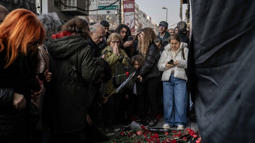 Hrant Dink, öldürüldüğü yerde anıldı - Resim: 8