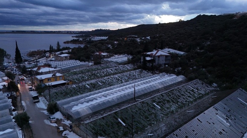 Dolu ve sel kâbusu: Karayolu ulaşıma kapandı - Resim: 23