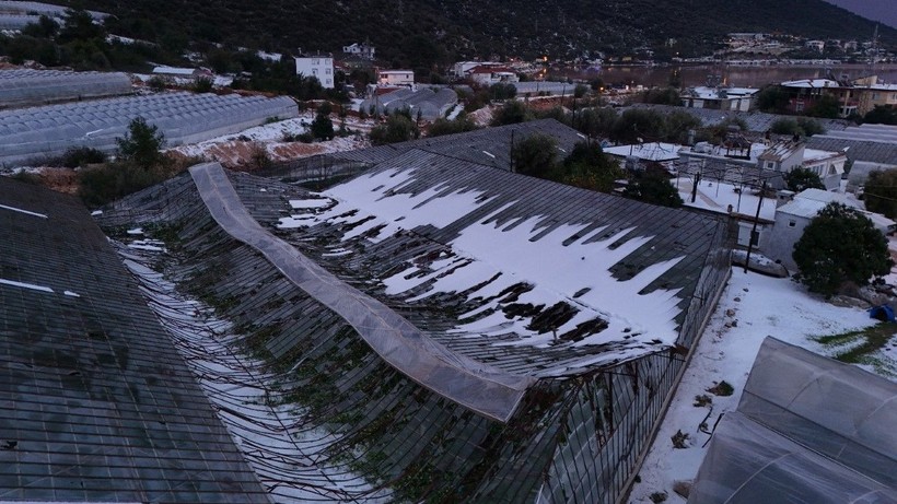 Dolu ve sel kâbusu: Karayolu ulaşıma kapandı - Resim: 25