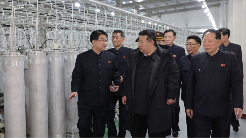 Fabrikaya girdi, talimatı verdi: Kim Jong Un'dan nükleer poz - Resim: 7