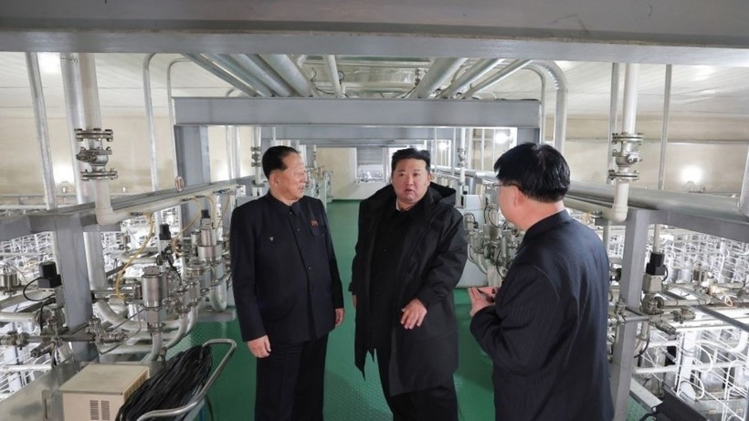 Fabrikaya girdi, talimatı verdi: Kim Jong Un'dan nükleer poz - Resim: 6