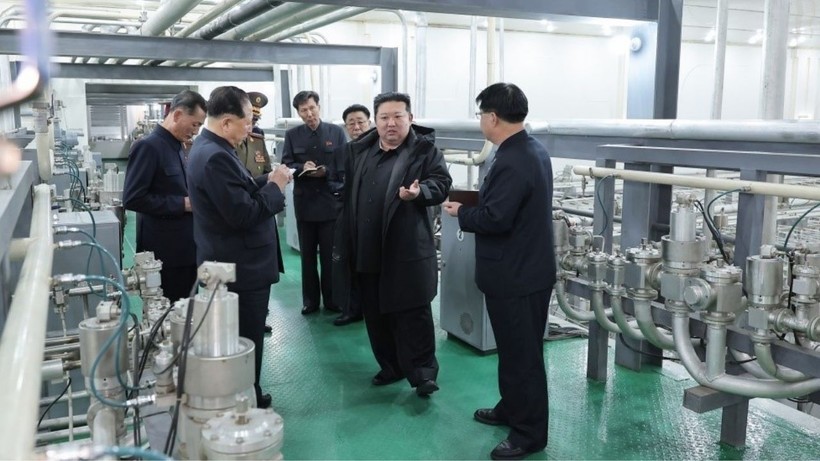 Fabrikaya girdi, talimatı verdi: Kim Jong Un'dan nükleer poz - Resim: 3