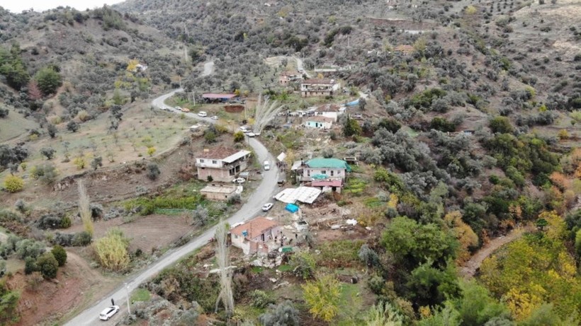 Köyü fırtına vurdu, destek sözü de 'uçtu' - Resim : 1