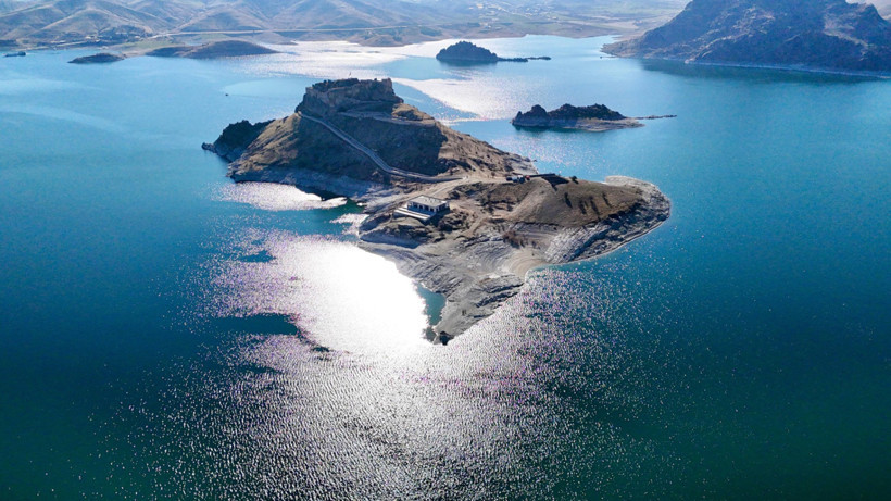 51 yıl sonra ortaya çıktı: Kuraklık nedeniyle suların çekilmesiyle göründü - Resim : 2