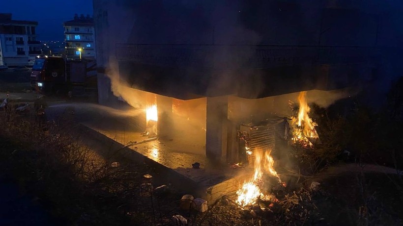 Yaşadığı evi küle çevirdi, gözaltına alındı - Resim: 4