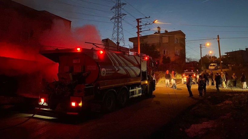 Yaşadığı evi küle çevirdi, gözaltına alındı - Resim: 6