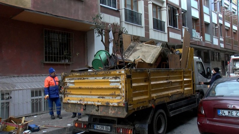 10 yıldır çöp biriktiriyordu! Ekipler o eve girdi… - Resim: 3