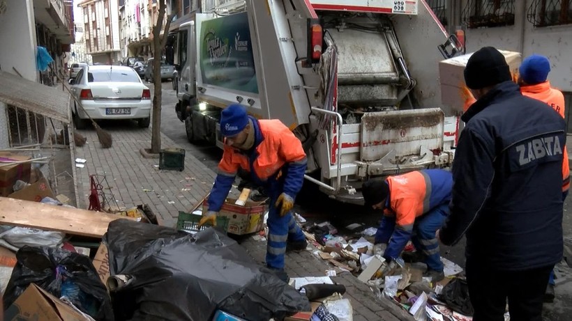 10 yıldır çöp biriktiriyordu! Ekipler o eve girdi… - Resim: 8