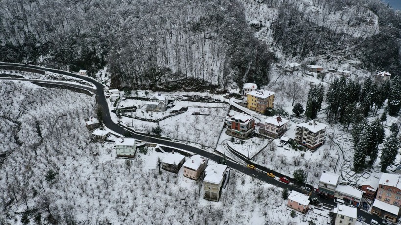 Karadeniz beyaza büründü, bin 28 köyün yolu kapandı - Resim: 4