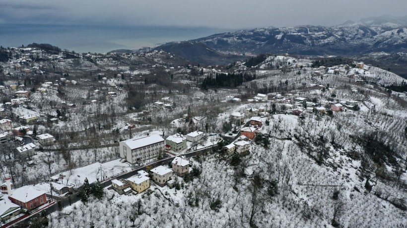 Karadeniz beyaza büründü, bin 28 köyün yolu kapandı - Resim: 7