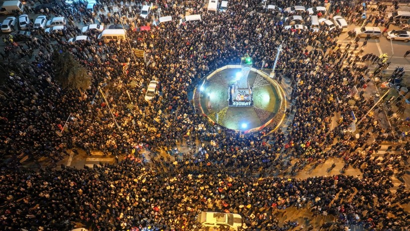 6 Şubat felaketinin ikinci yıl dönümü: Aileler geceyi mezarlıklarda geçirdi - Resim: 9